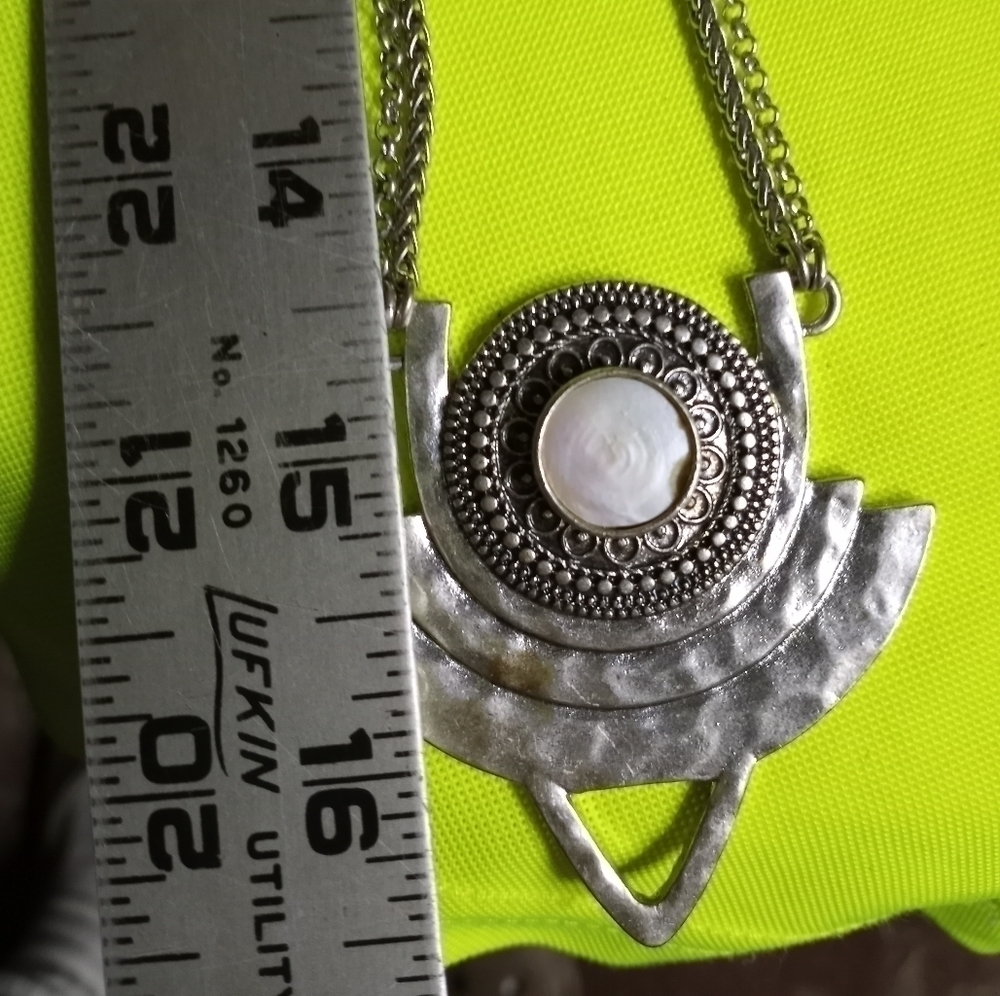Silvertone abalone large pendant necklace lucky brand - Picture 2 of 7